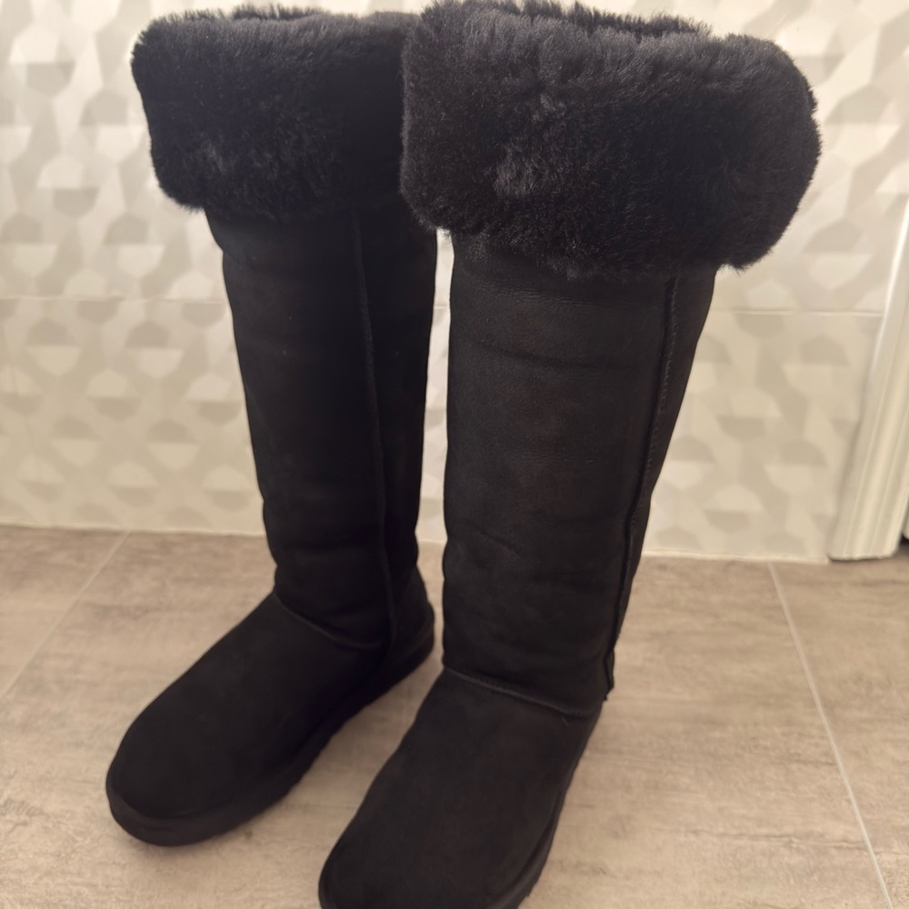 UGG OVER THE KNEE BAILEY BUTTON BOMBER BOOTS Size 8 - Picture 9 of 14